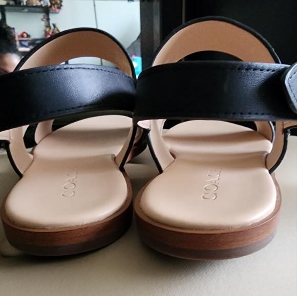 Coach sandals animal print. - Picture 4 of 4